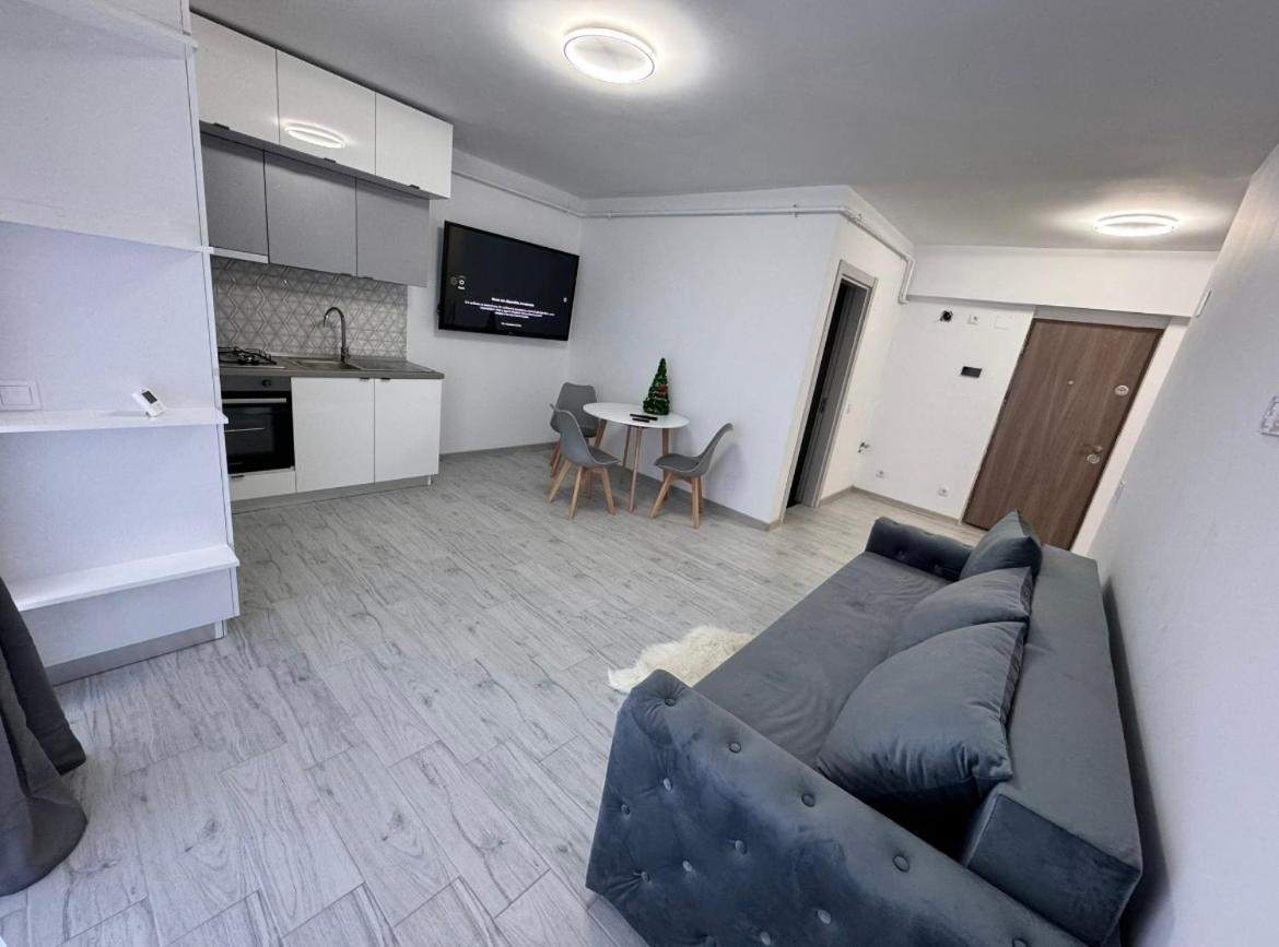 Luxy Lägenhet Craiova Exteriör bild